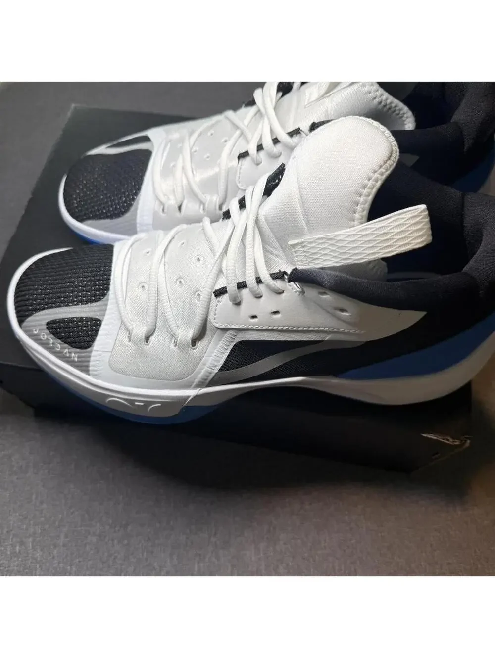 Jordan Zoom Separate White/Black Blue Basketball, size 11.5